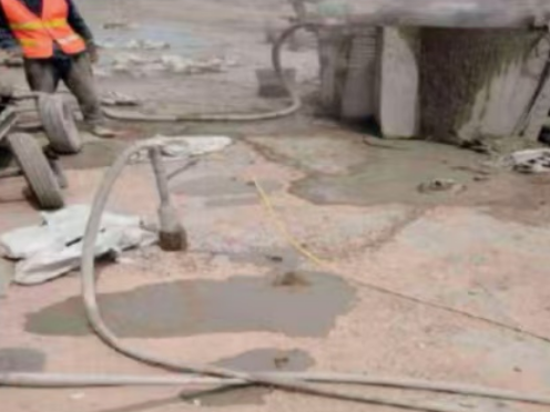 安平水泥混凝土路面板底注浆技术 路面脱空注浆整治方案